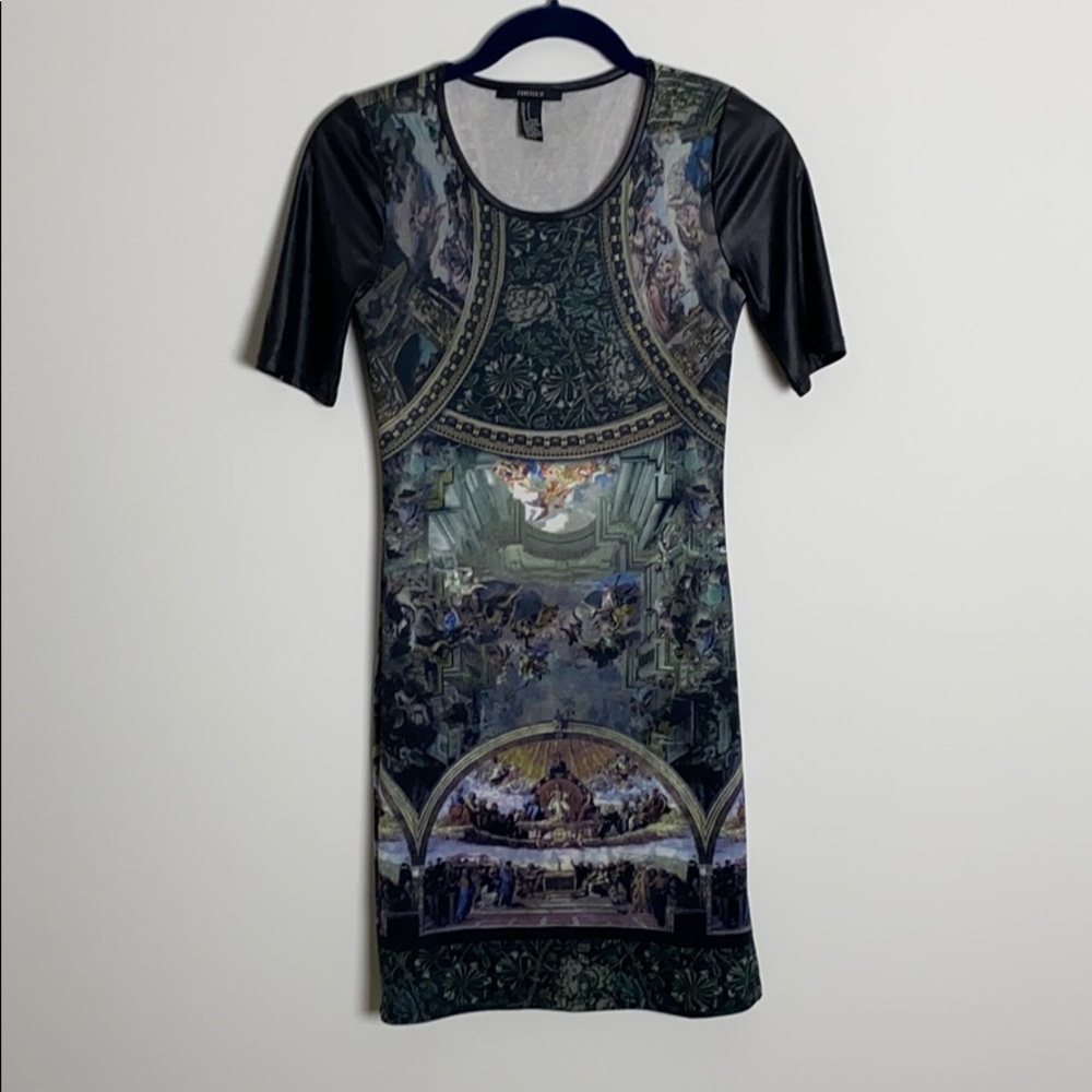 Graphic dress with faux leather sleeves Size S